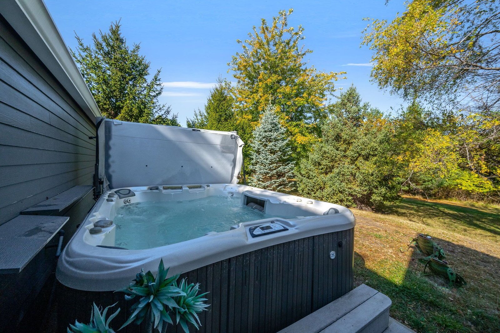 Family-friendly vacation home with hot tub Des Moines