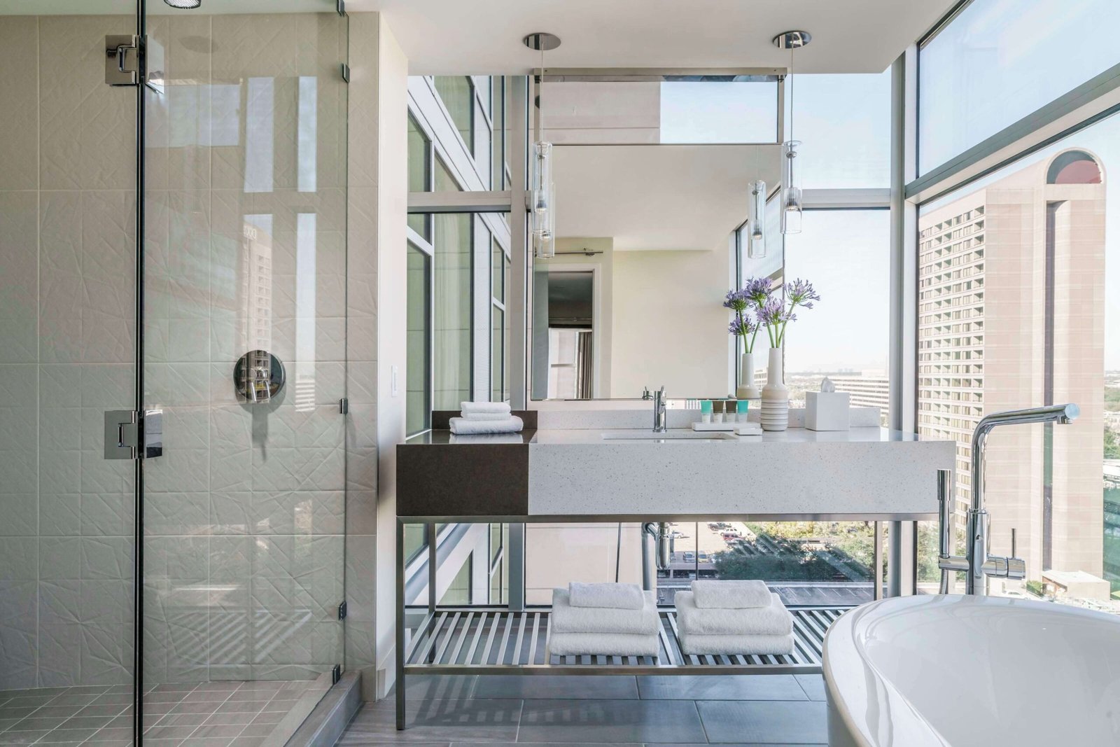 Hyatt Regency Houston Galleria luxury soaking tub suite