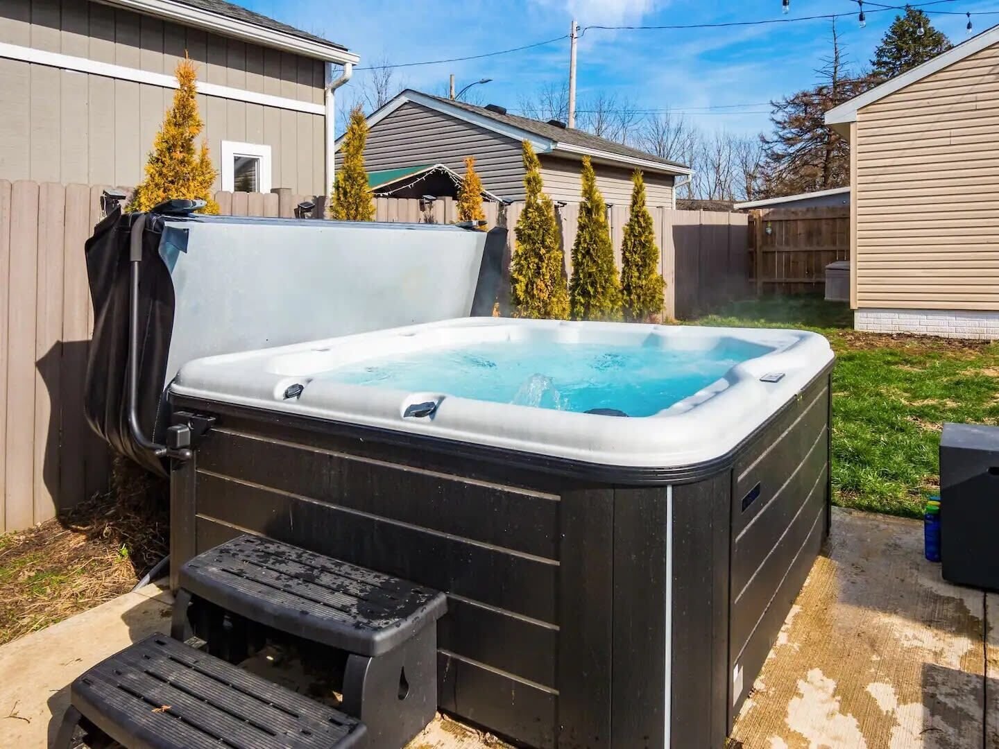 Urban Oasis near Downtown with Hot Tub