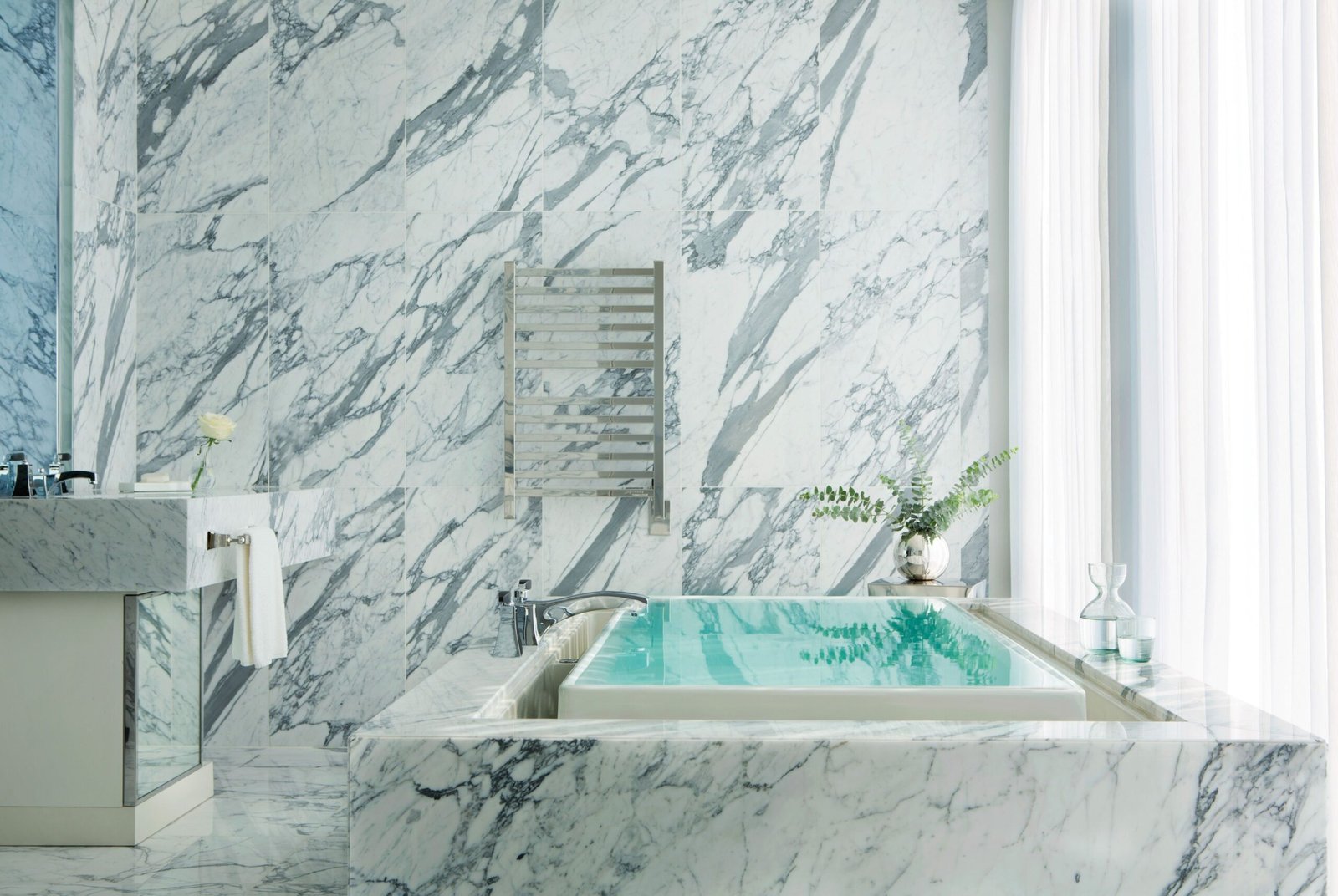 The Langham Chicago jacuzzi suite