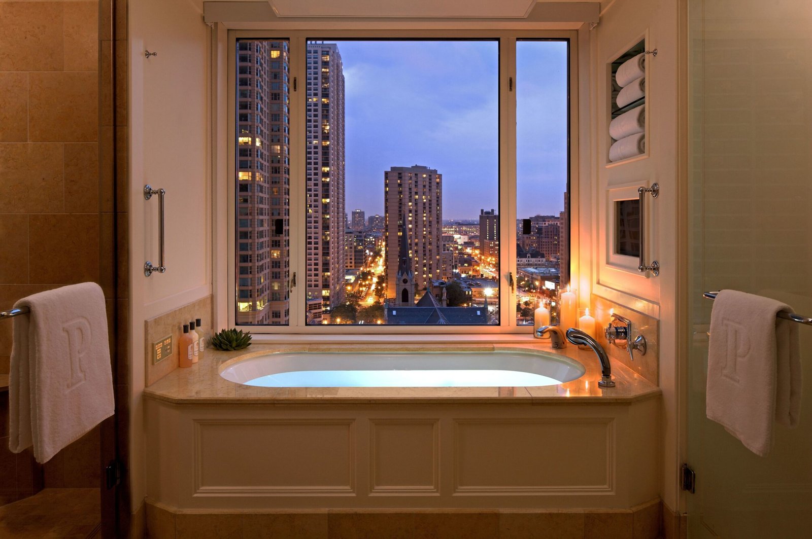 The Peninsula Chicago jacuzzi suite