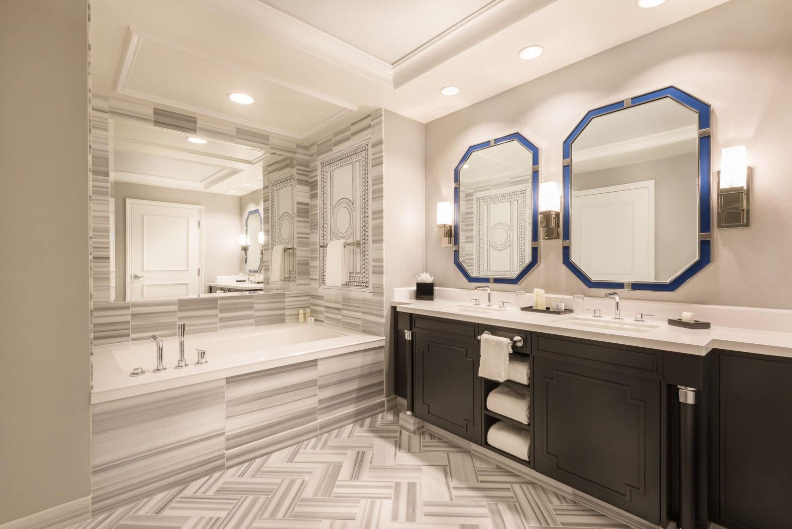 Caesars Palace Las Vegas jacuzzi suite Roman bath