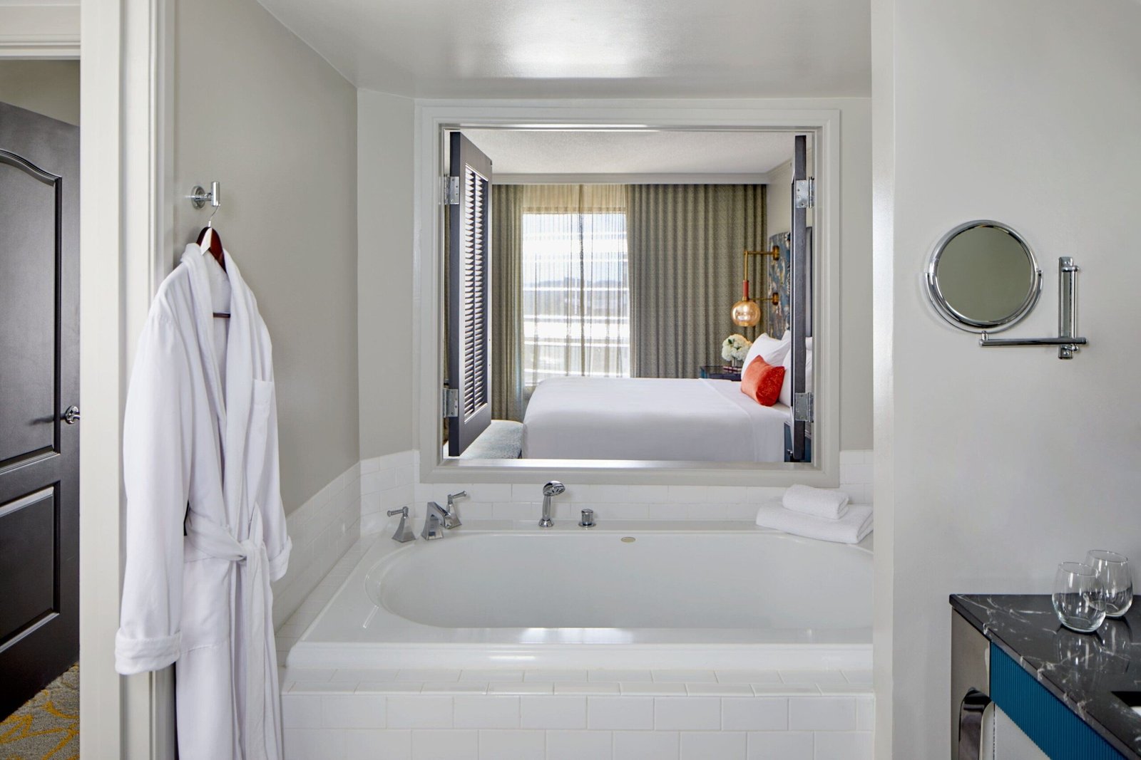 Grand Bohemian Hotel Orlando Autograph Collection jacuzzi suite downtown