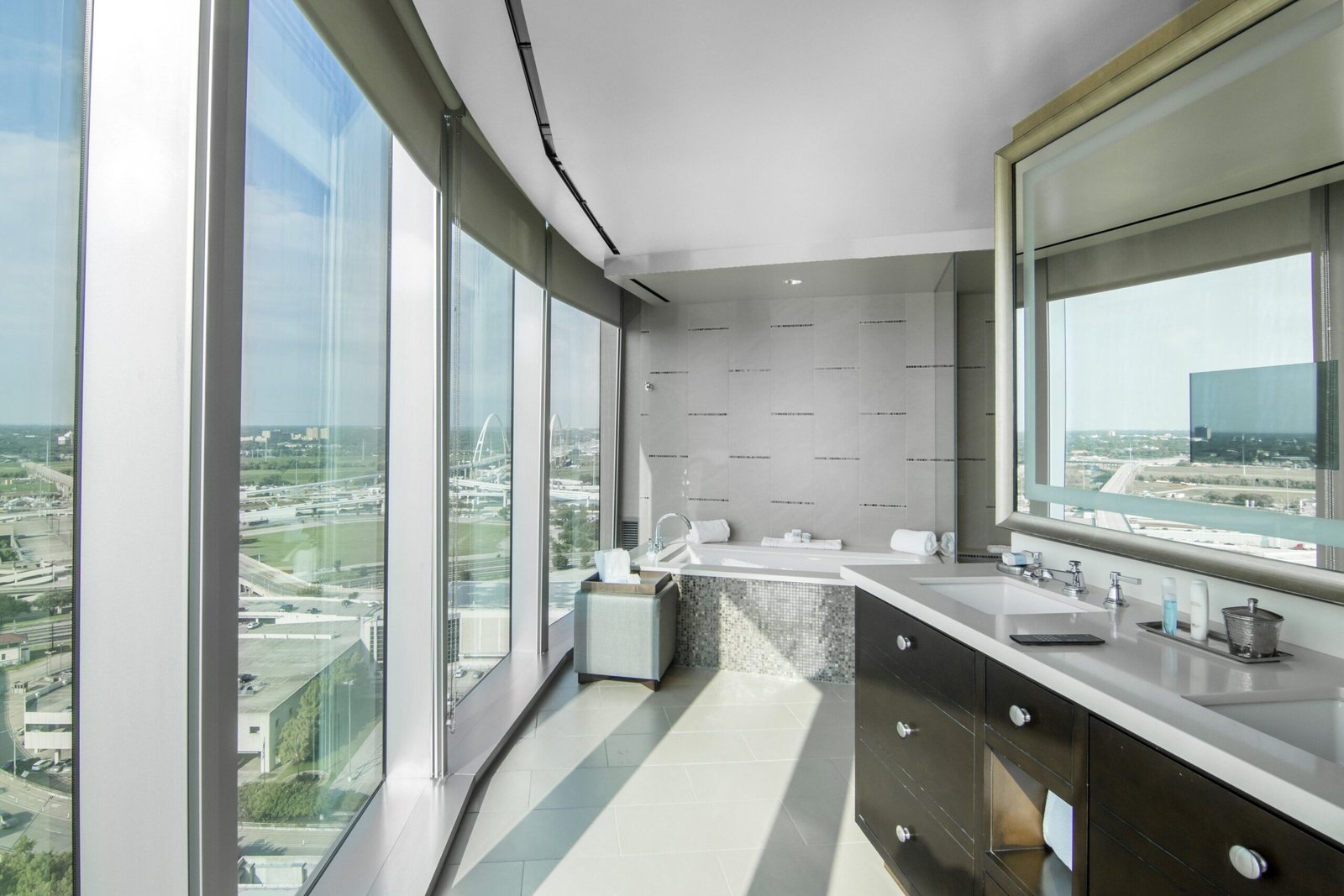 Omni Dallas Hotel jacuzzi suite downtown
