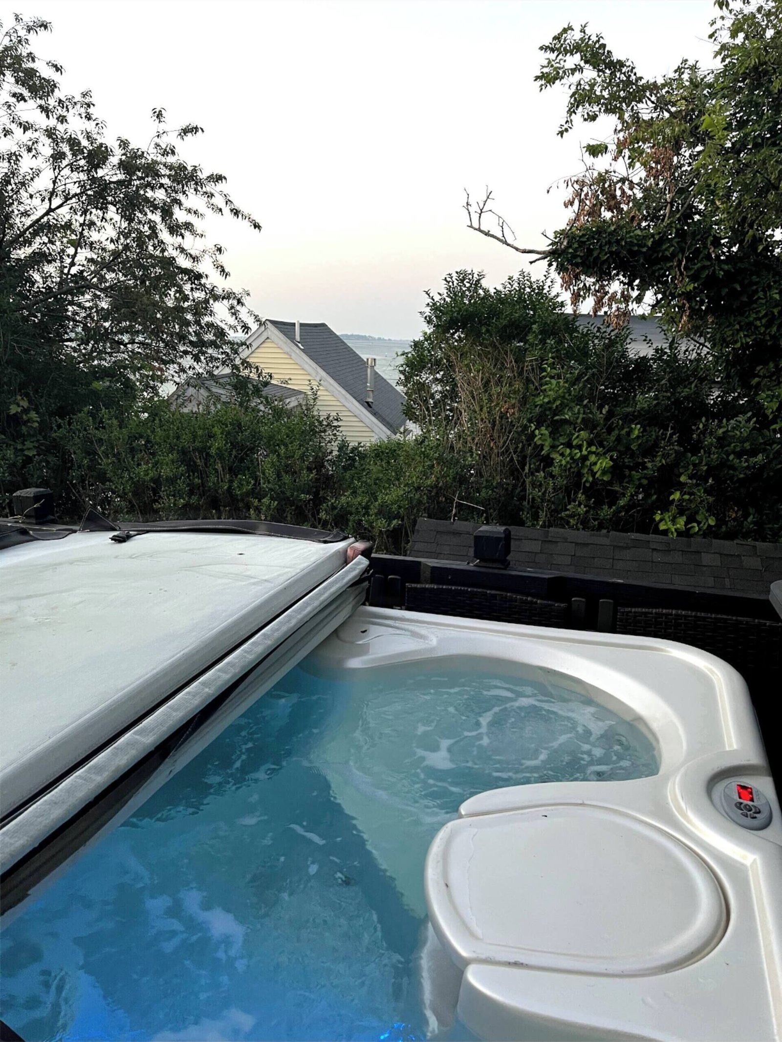 Ocean view home with hot tub near Boston stadium Massachusetts