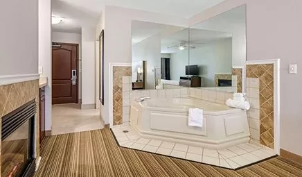 hotels with jacuzzi in room baltimore
