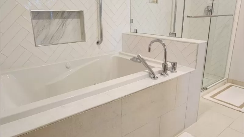 Hampton Inn Suites Miami Brickell Downtown jacuzzi suite