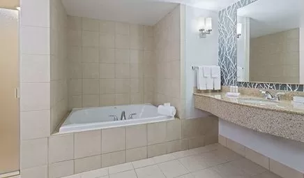 Hilton Garden Inn Annapolis Maryland jacuzzi suite best in Annapolis