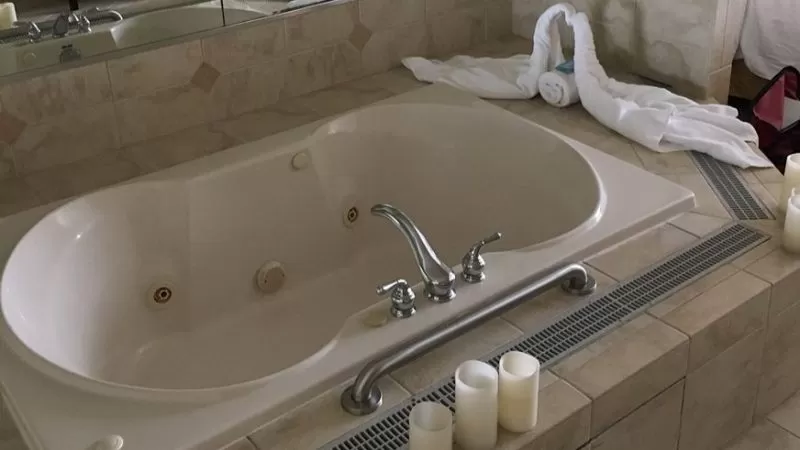 Holiday Inn Express Suites Absecon Atlantic City Area IHG jacuzzi suite