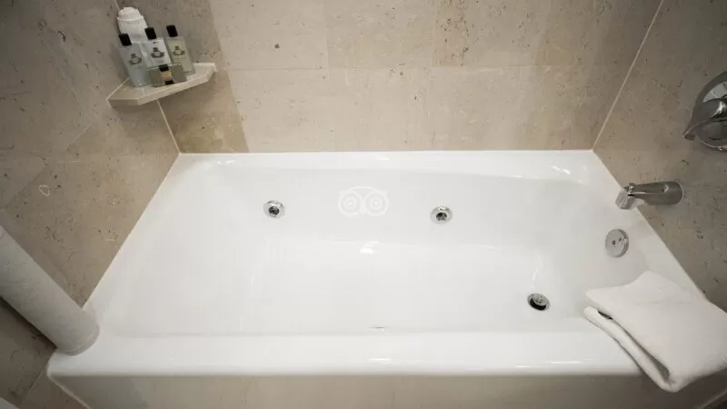 InterContinental Suites Hotel Cleveland IHG jacuzzi suite University Circle