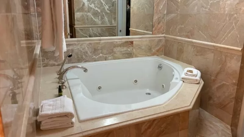 The Kimberly Hotel Suites New York jacuzzi suite city views Midtown