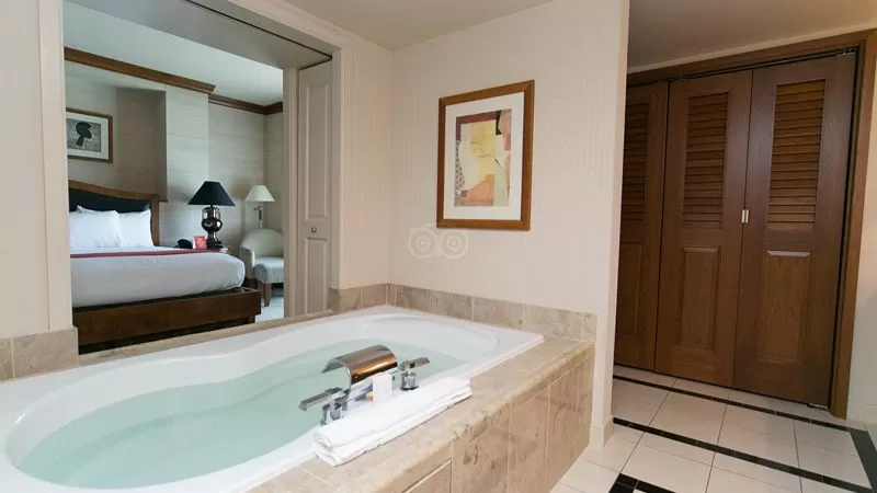 Ameristar Casino Hotel Kansas City jacuzzi suite best casino stay