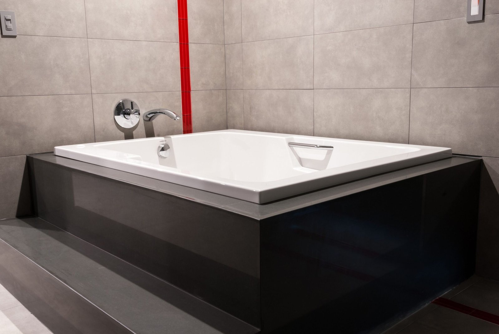 Astro Pasadena Hotel jacuzzi suite best overall