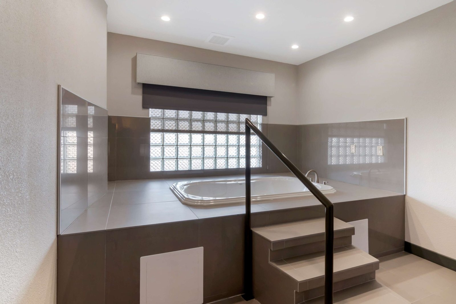 Best Western Premier Liberty Inn jacuzzi suite best near liberty, mo