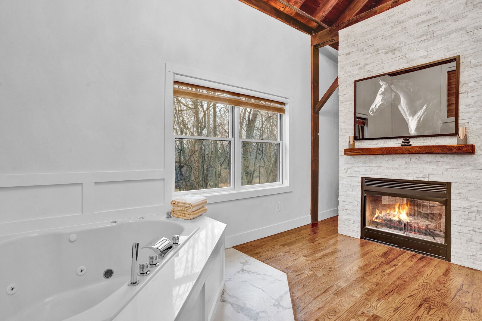 Chimney Hill Estate Inn jacuzzi suite best romantic getaway