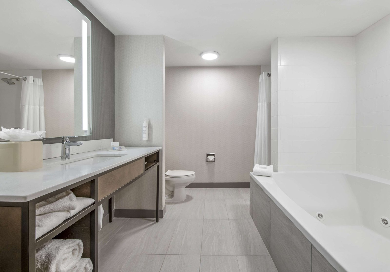 Hilton Garden Inn Dallas Allen jacuzzi suite best in Allen