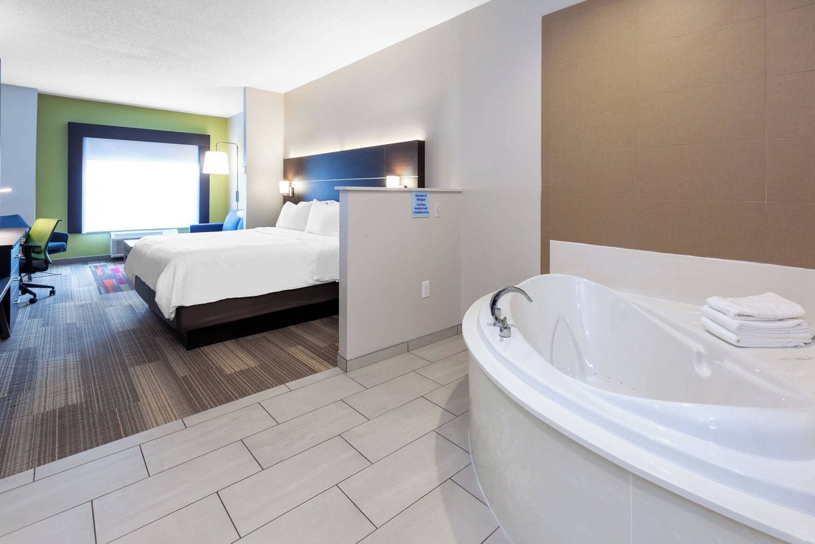 Holiday Inn Express Hotel Suites Woodhaven Detroit jacuzzi suite best suburban value