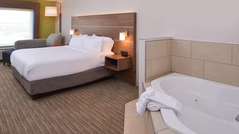 Holiday Inn Express Suites Omaha 120th and Maple jacuzzi suite most affordable