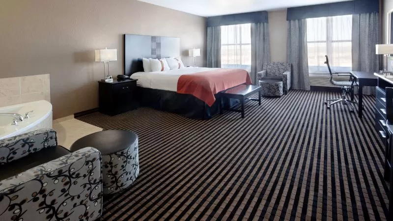 Holiday Inn San Antonio North Stone Oak Area jacuzzi suite best near Six Flags