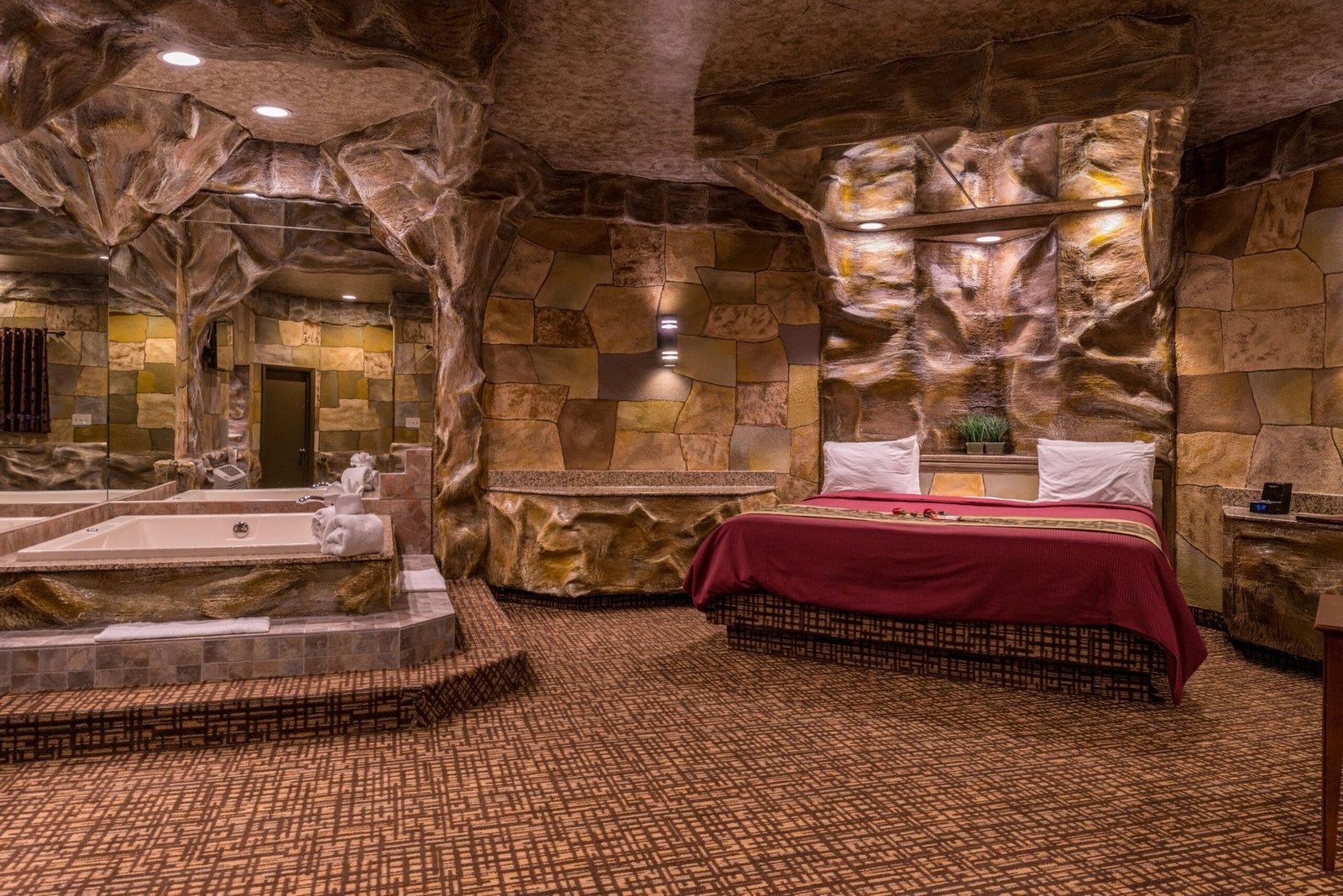 Inn of the Dove Romantic Suites jacuzzi suite best overall — private jetted tub