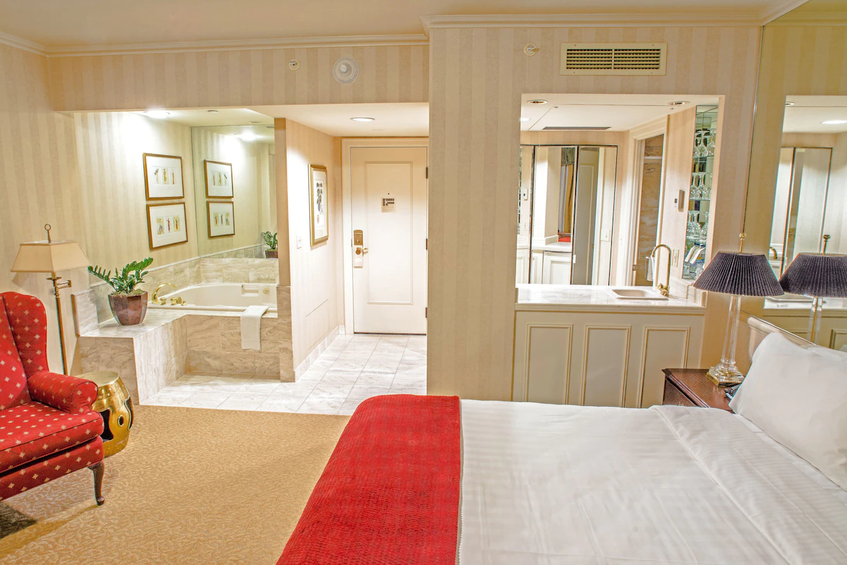 Mayflower Park Hotel Seattle jacuzzi suite best downtown location