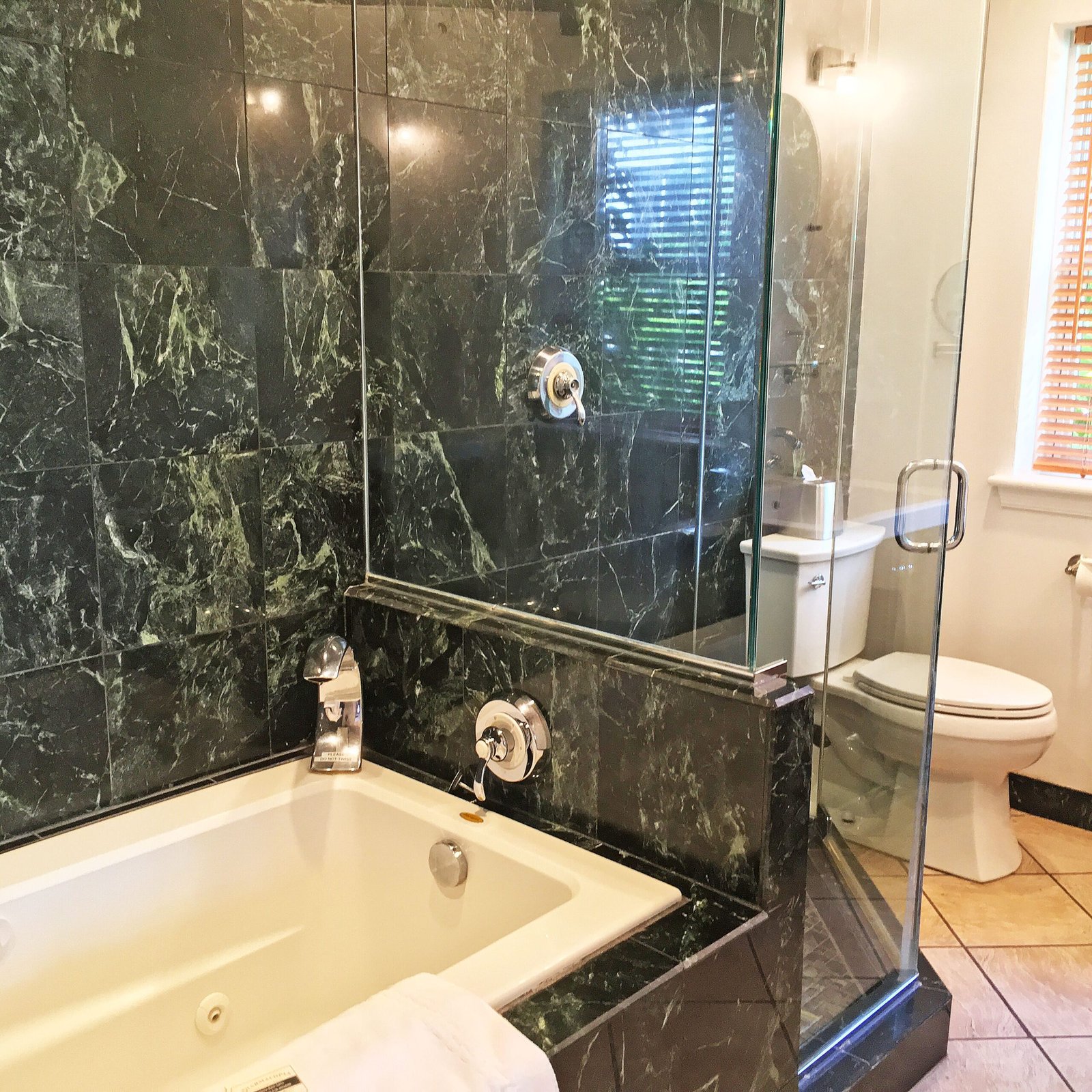 Morris House Hotel jacuzzi suite best near reading terminal market