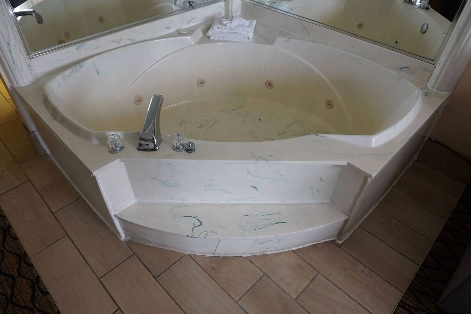 Baymont by Wyndham Bridgeport Frankenmuth jacuzzi suite best value