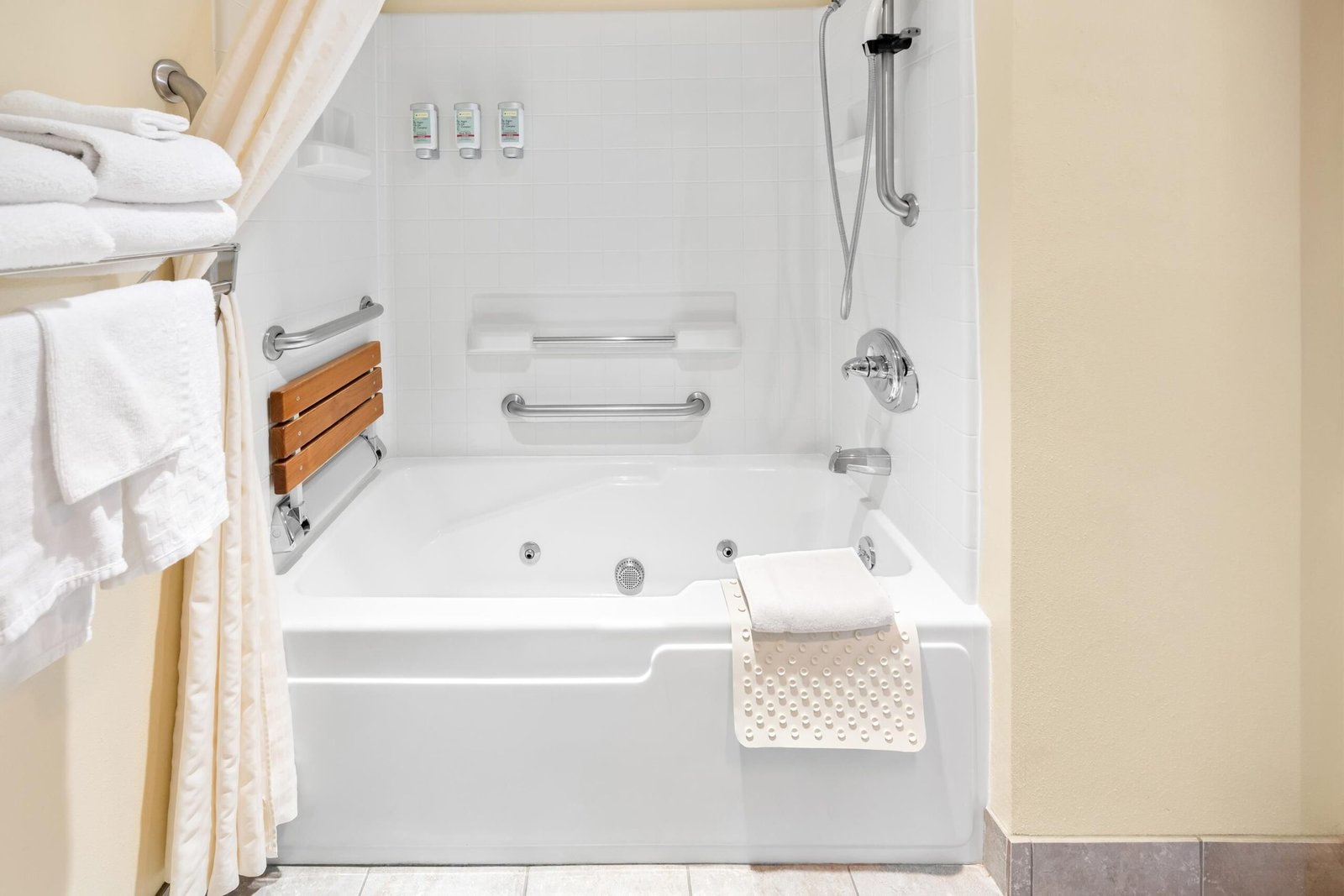 Best Western Center Pointe Inn jacuzzi suite best overall