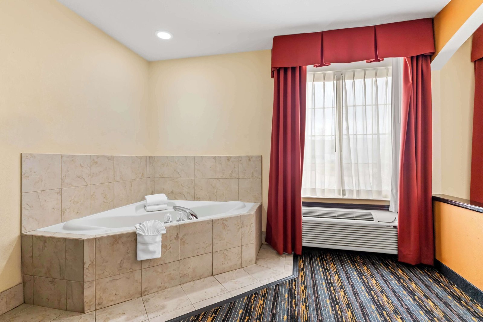 Best Western Kenosha Inn jacuzzi suite best near hard rock casino