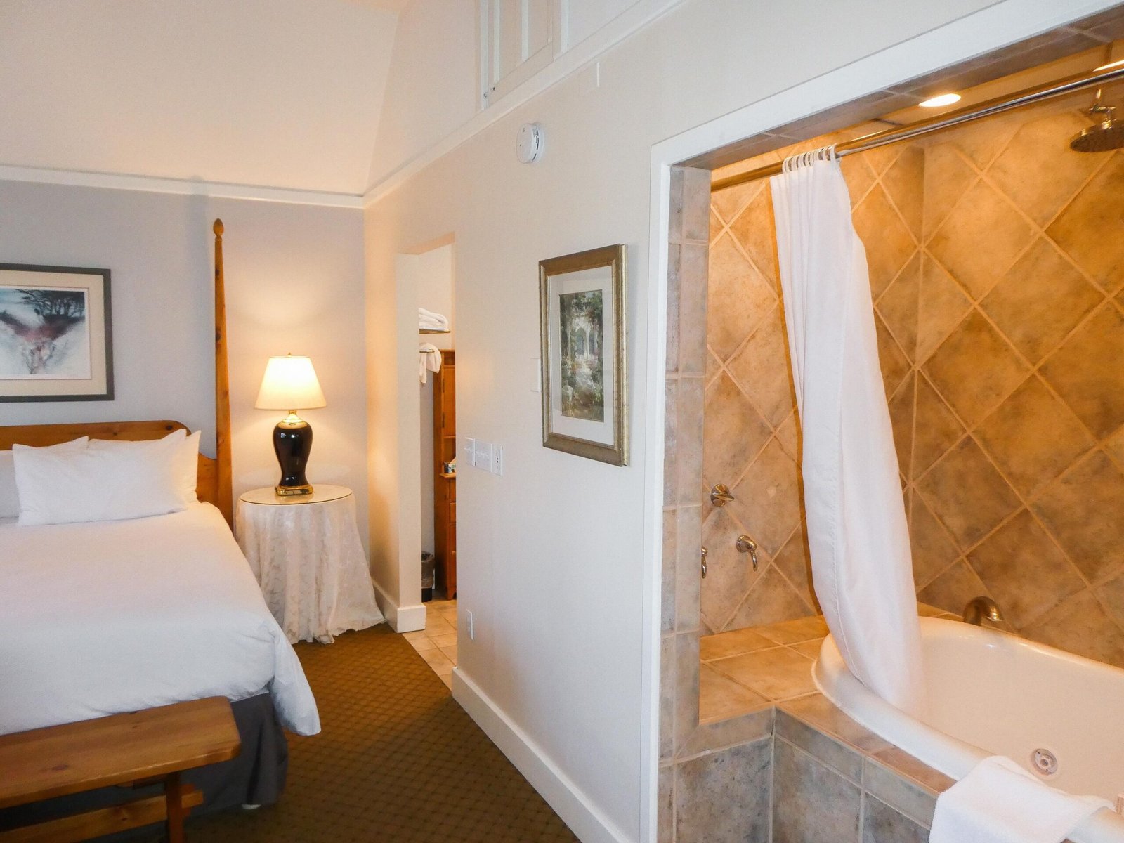Briarwood Inn jacuzzi suite best near 17-mile drive