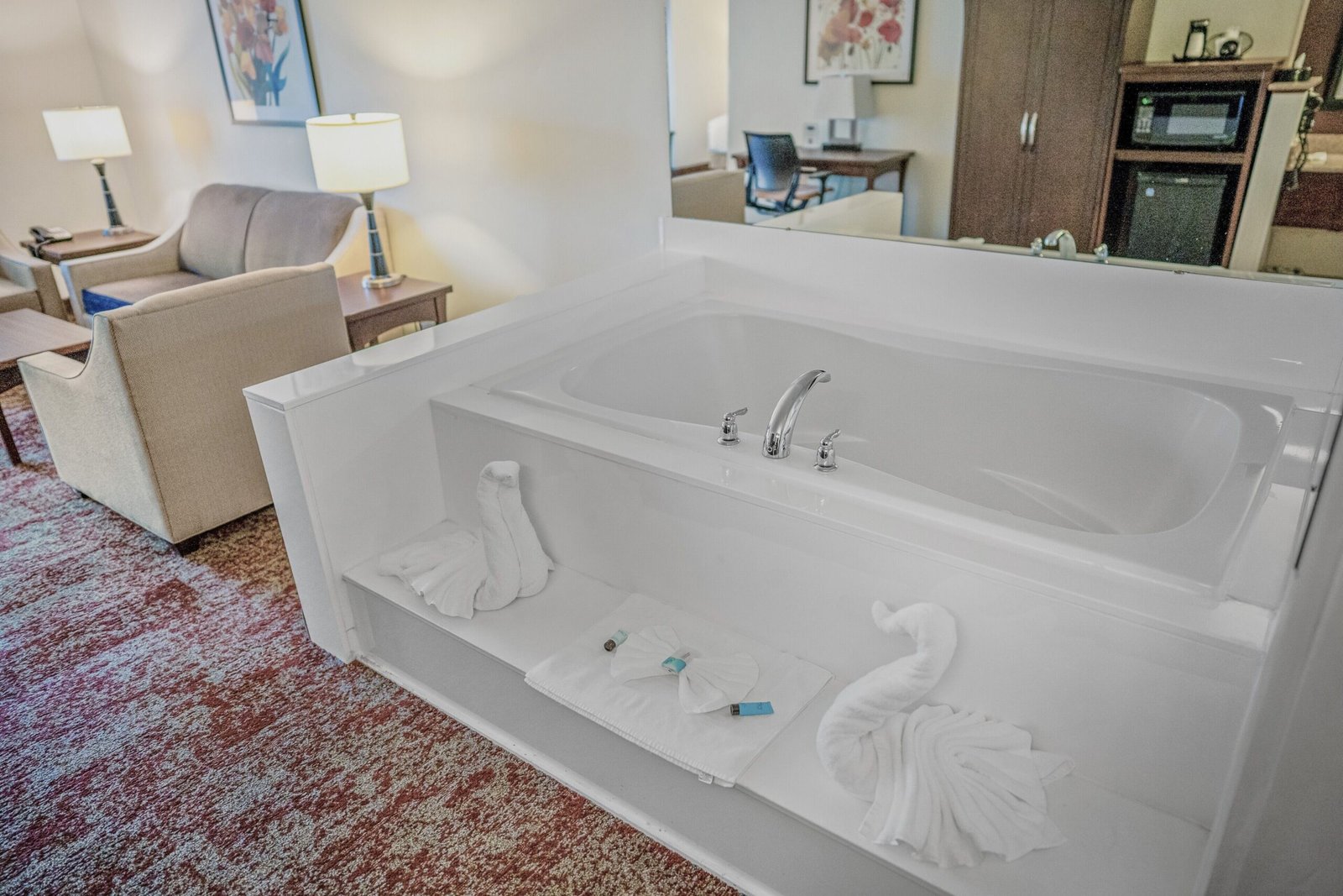 Crystal Inn Hotel and Suites Salt Lake City jacuzzi suite best downtown location