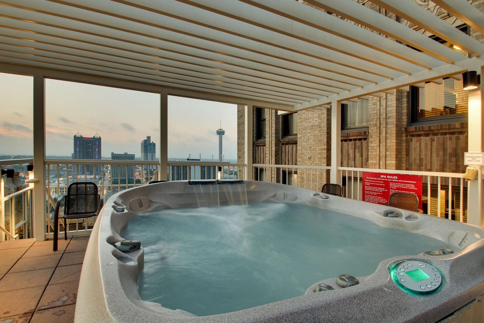 Drury Plaza Hotel San Antonio Riverwalk jacuzzi suite best overall
