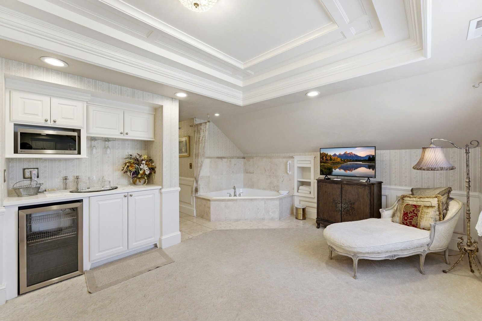 Heber Senator Bed and Breakfast jacuzzi suite best overall