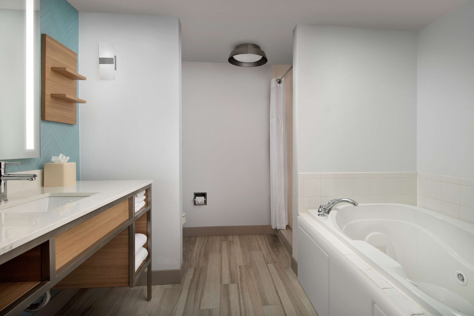 Hilton Garden Inn Dallas/Duncanville jacuzzi suite best south dallas value