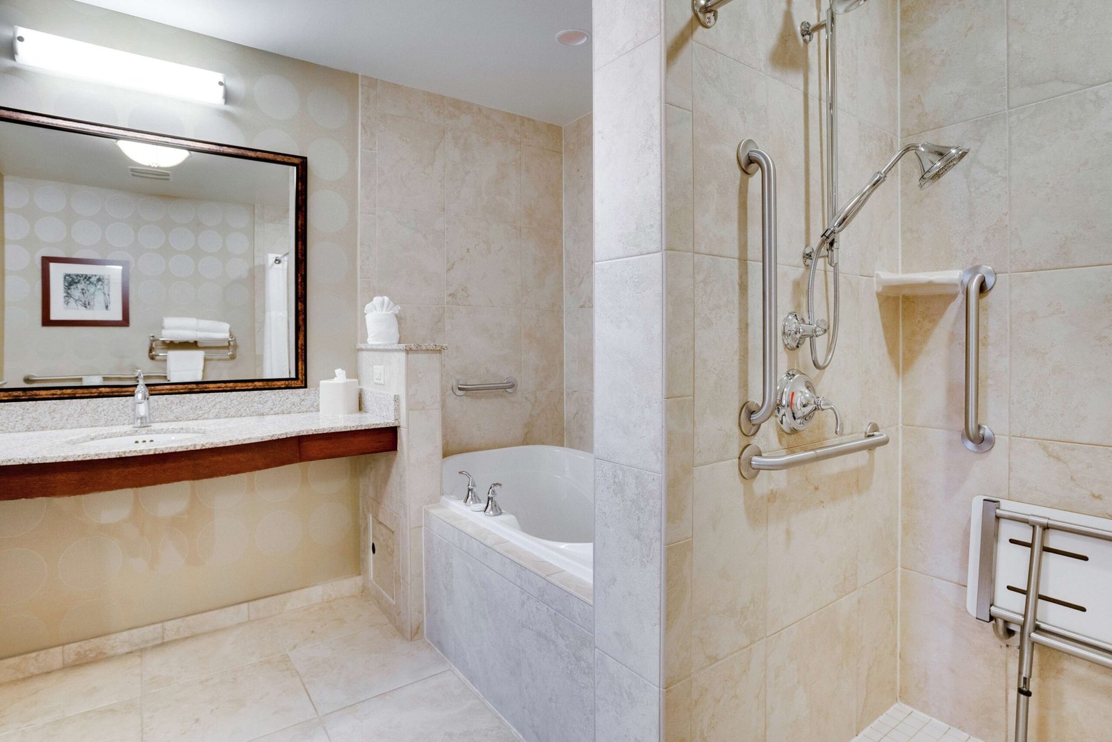 Hilton Garden Inn Milwaukee Airport jacuzzi suite best near airport