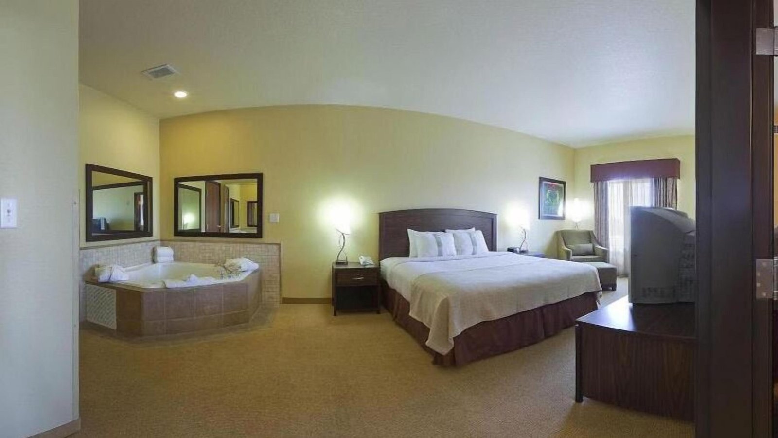 Holiday Inn Denver Parker E470 Parker Road by IHG jacuzzi suite best near parker