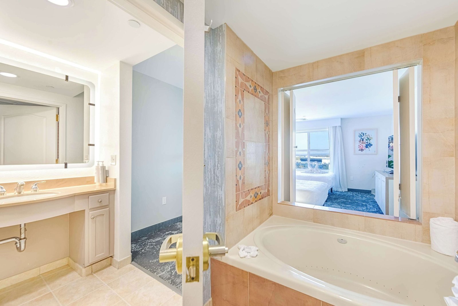 Homewood Suites by Hilton East Rutherford Meadowlands jacuzzi suite near MetLife Stadium