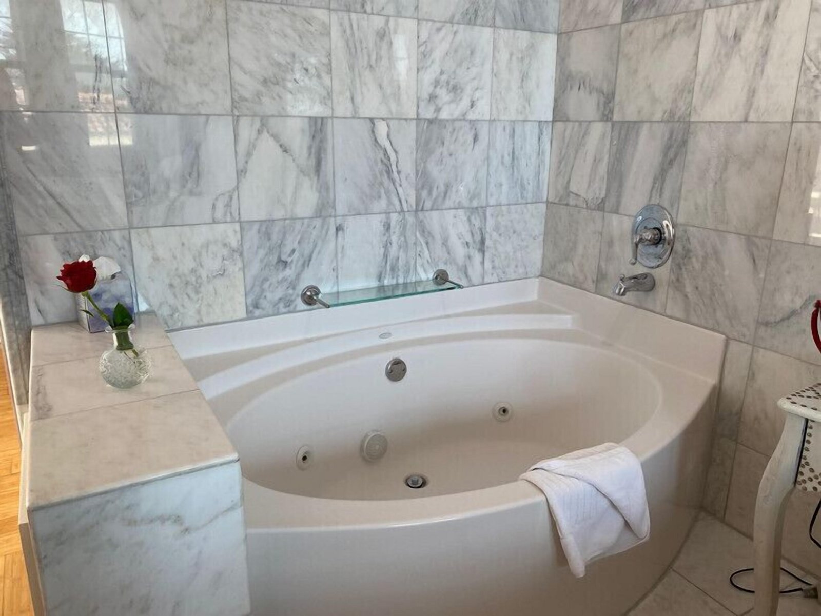 Hotel 1110 Adults Only jacuzzi suite best adults-only retreat