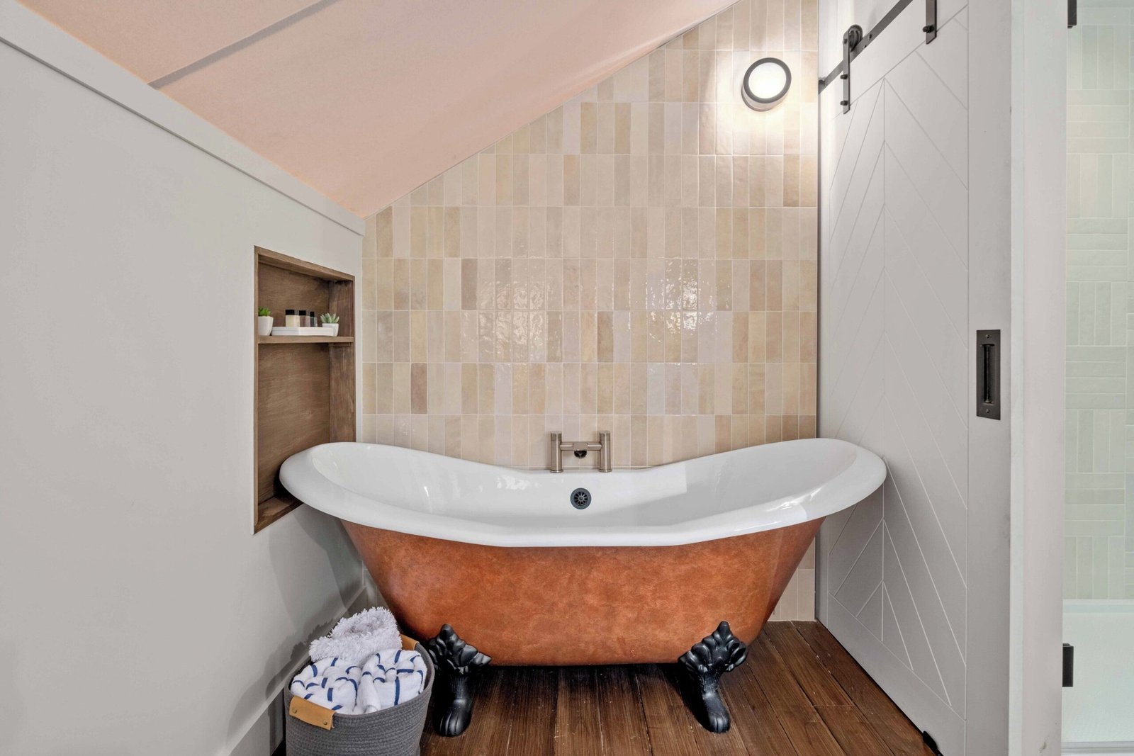 Lucky Arrow Retreat - Dripping Springs jacuzzi cabin best overall