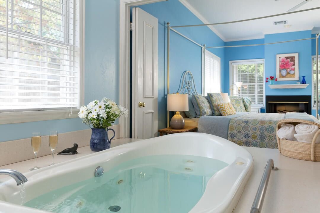 Montford Inn and Cottages Norman Oklahoma jacuzzi suite most romantic