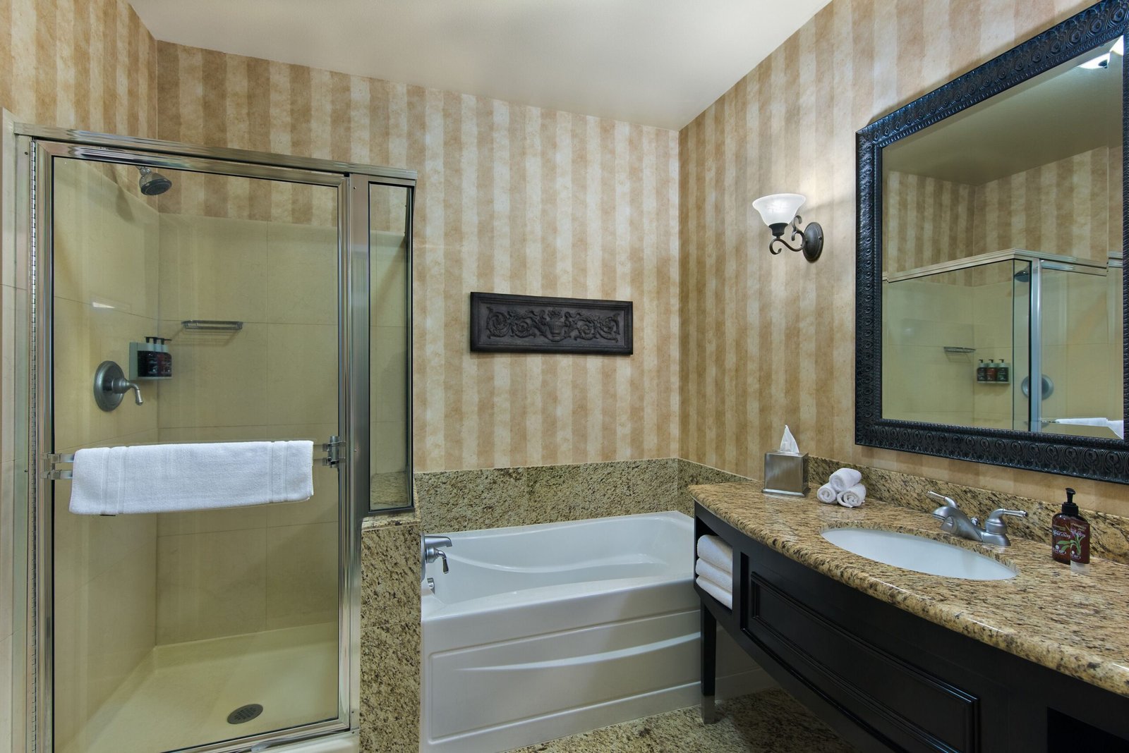 Oxford Suites Boise jacuzzi suite most affordable