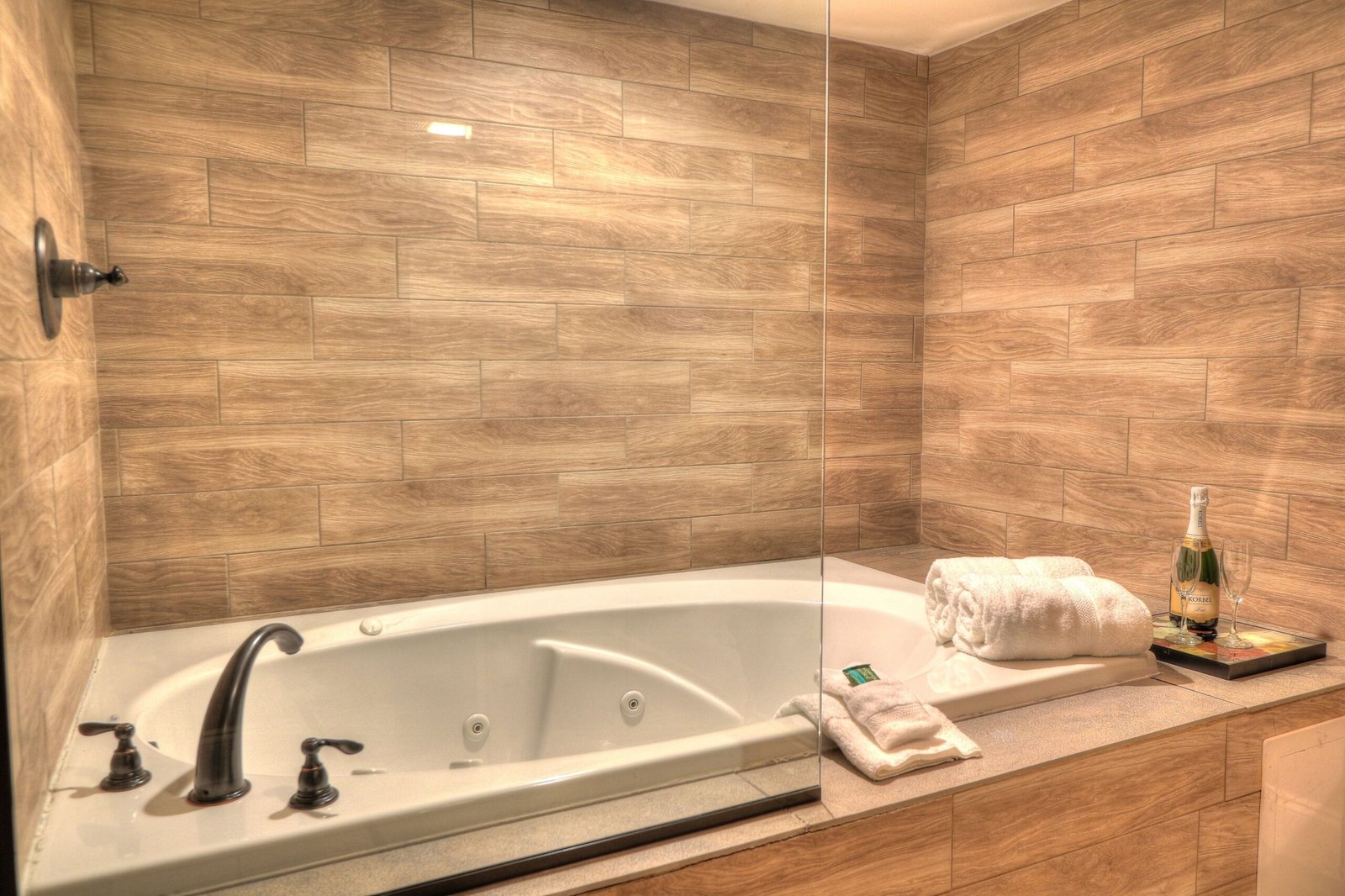 River Edge Inn jacuzzi suite most romantic