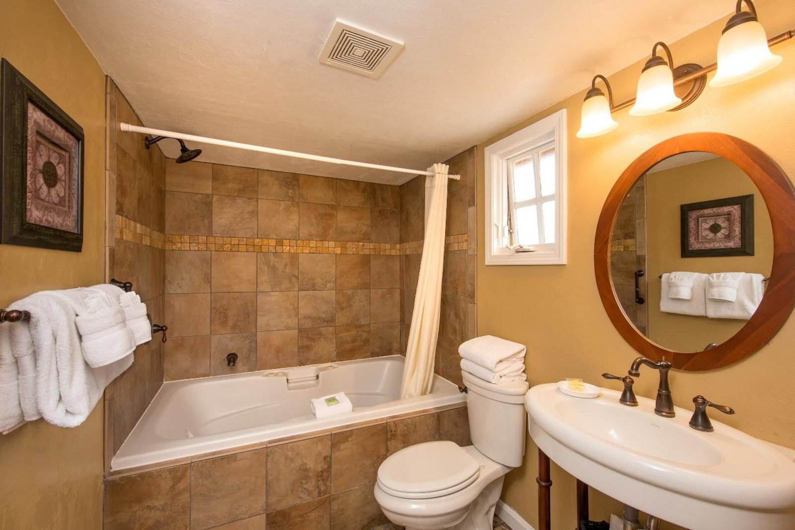 Sunset Inn jacuzzi suite best value