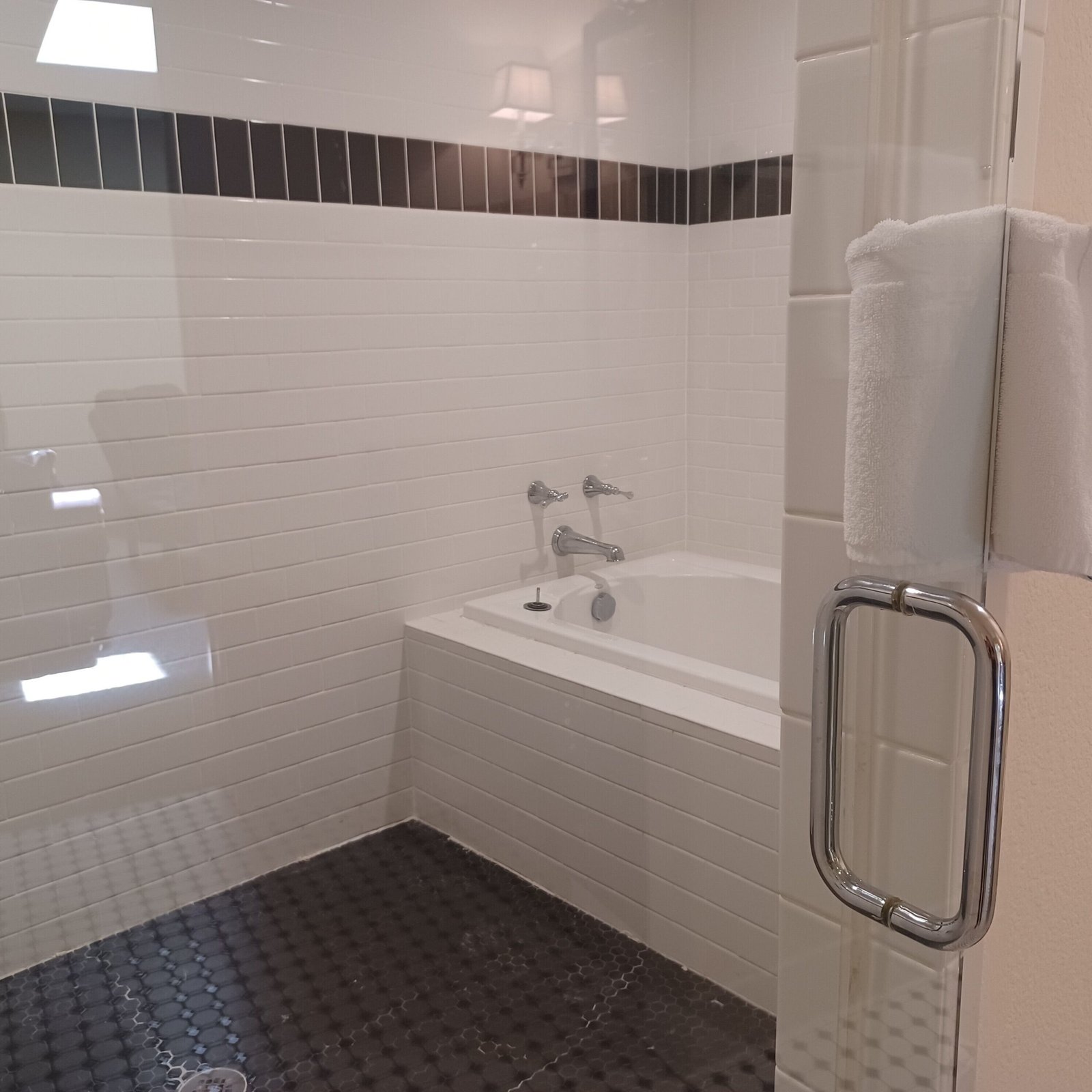 The Clarke Hotel jacuzzi suite best value in waukesha
