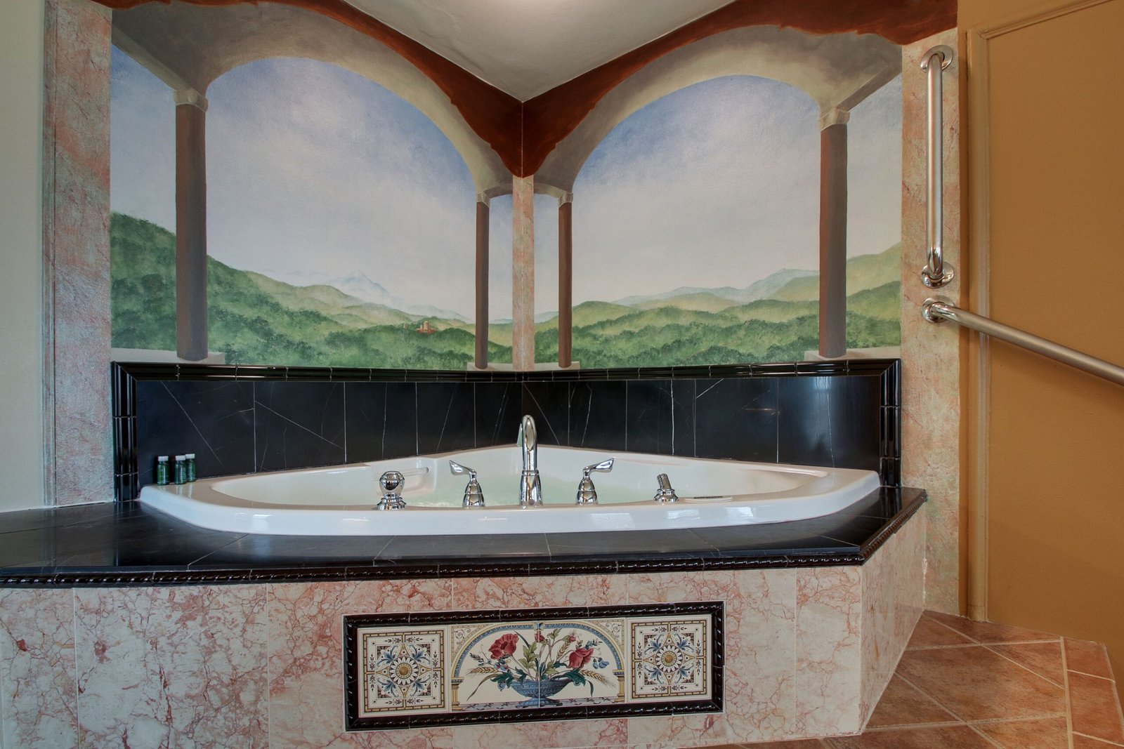 The Knickerbocker on the Lake jacuzzi suite best lakefront location