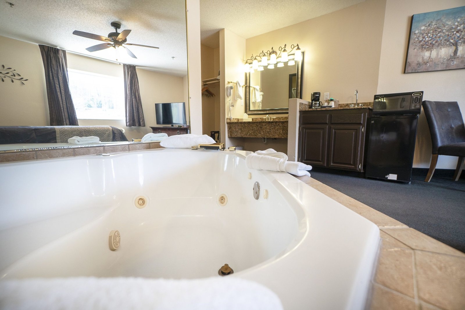 The Stone Castle Hotel & Conference Center jacuzzi suite best value