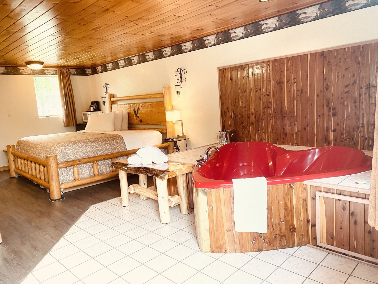 Woodyzzz Motel jacuzzi suite best overall