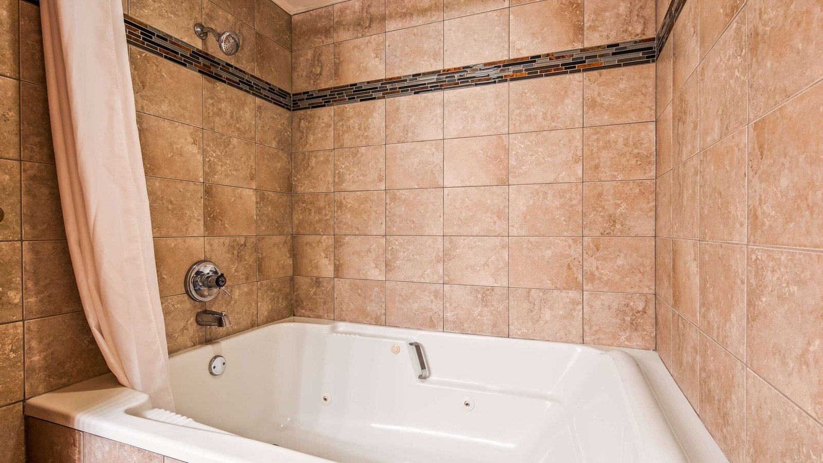 Best Western Music Capital Inn jacuzzi suite best family suite