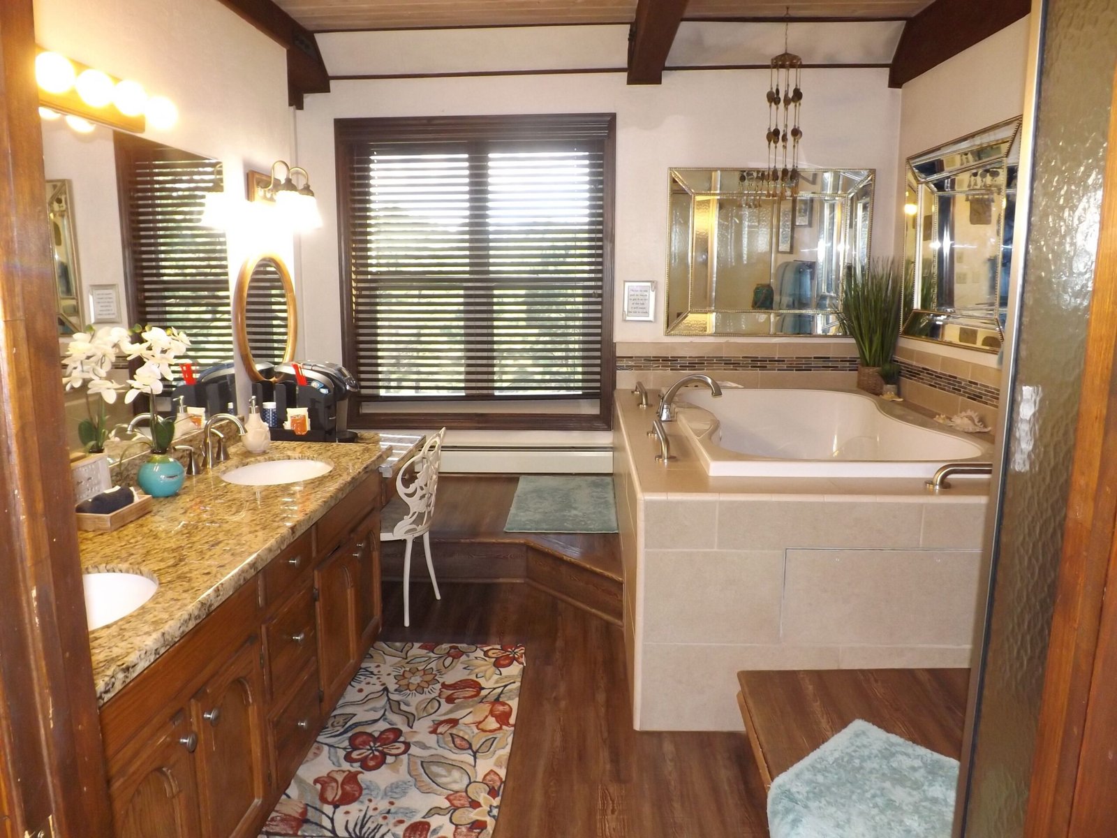 Arizona Mountain Inn and Cabins jacuzzi suite most affordable
