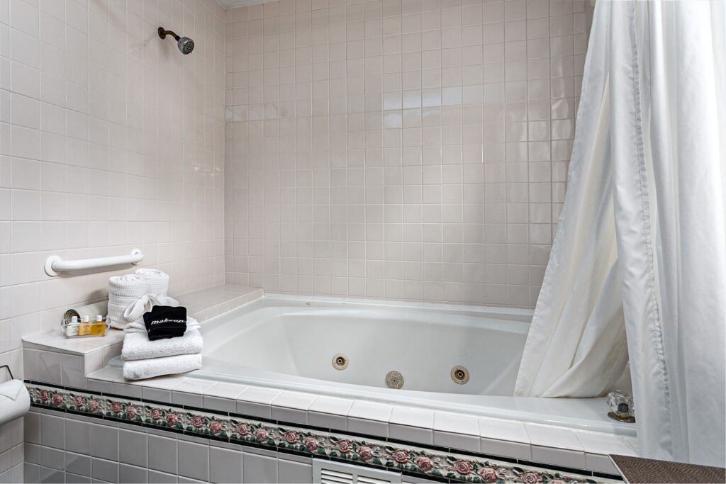 hotels with jacuzzi in room asheville nc